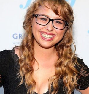 Laci Green Profile| Contact Details (Phone number, Instagram, Twitter)
